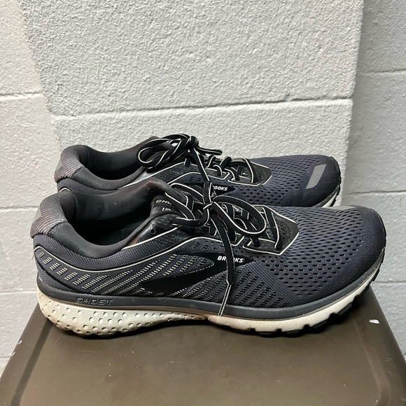 Brooks Dark Gray Running Shoes main image 5